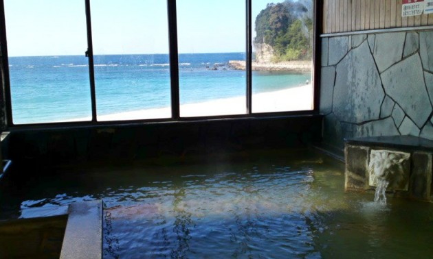 白良湯　浴槽からの眺め