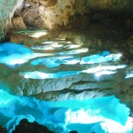 ここが日本！？洞窟の聖地「沖永良部島」でのケイビングの魅力とは