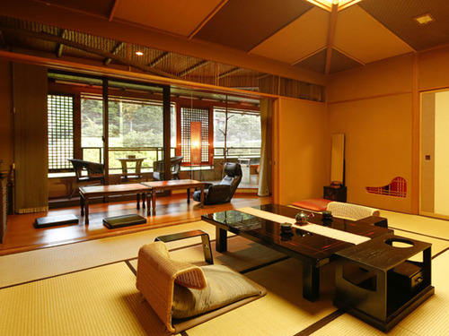 万葉の里 白雲荘の客室一例
