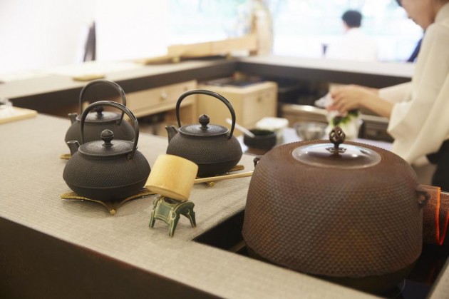 チャシツ　フォーワーカー　茶釜