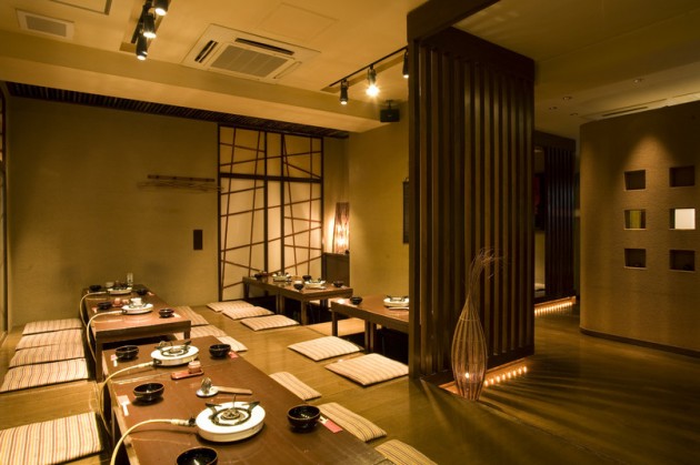 越後屋 博多駅前本店の店内