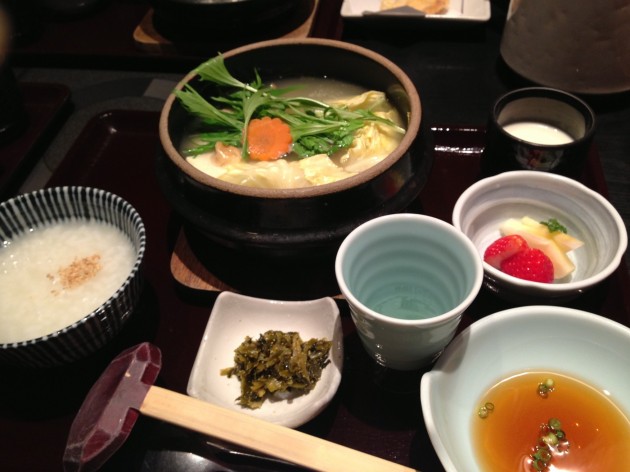 博多華味鳥　博多駅前店のランチ