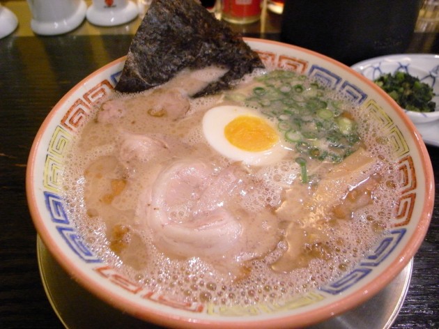 久留米　大砲ラーメン　天神今泉店のラーメン