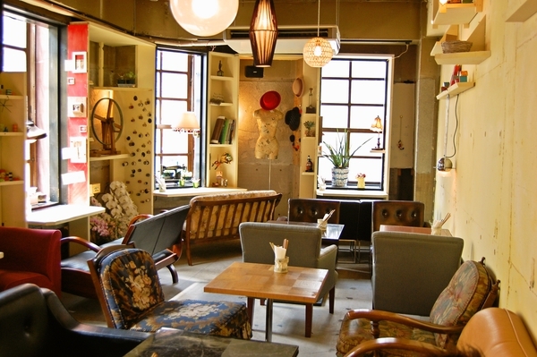 ブリキボタンの店内