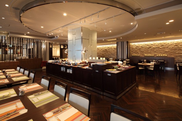 吉祥ダイニングの店内