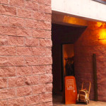 プラチナ通りの路地裏にたたずむ一つ星の隠れ家レストラン「ジョンティ・アッシュ」