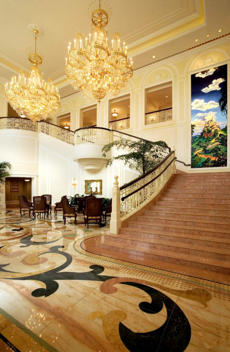 一生の思い出に残る白亜のエレガントな 香港ディズニーランド ホテル