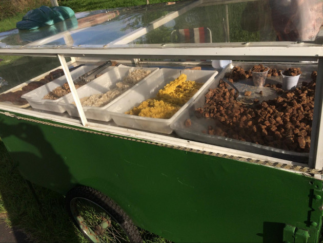 ケブラケイシャのほかに数種類のココナッツ菓子