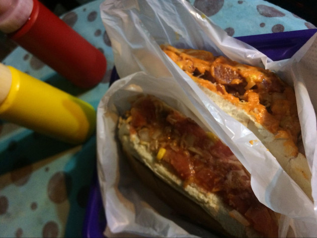 ＜CASHORRO QUENTE／カショーホ　ケンチ＞